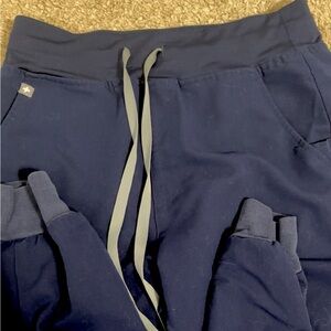 Figs joggers size small
